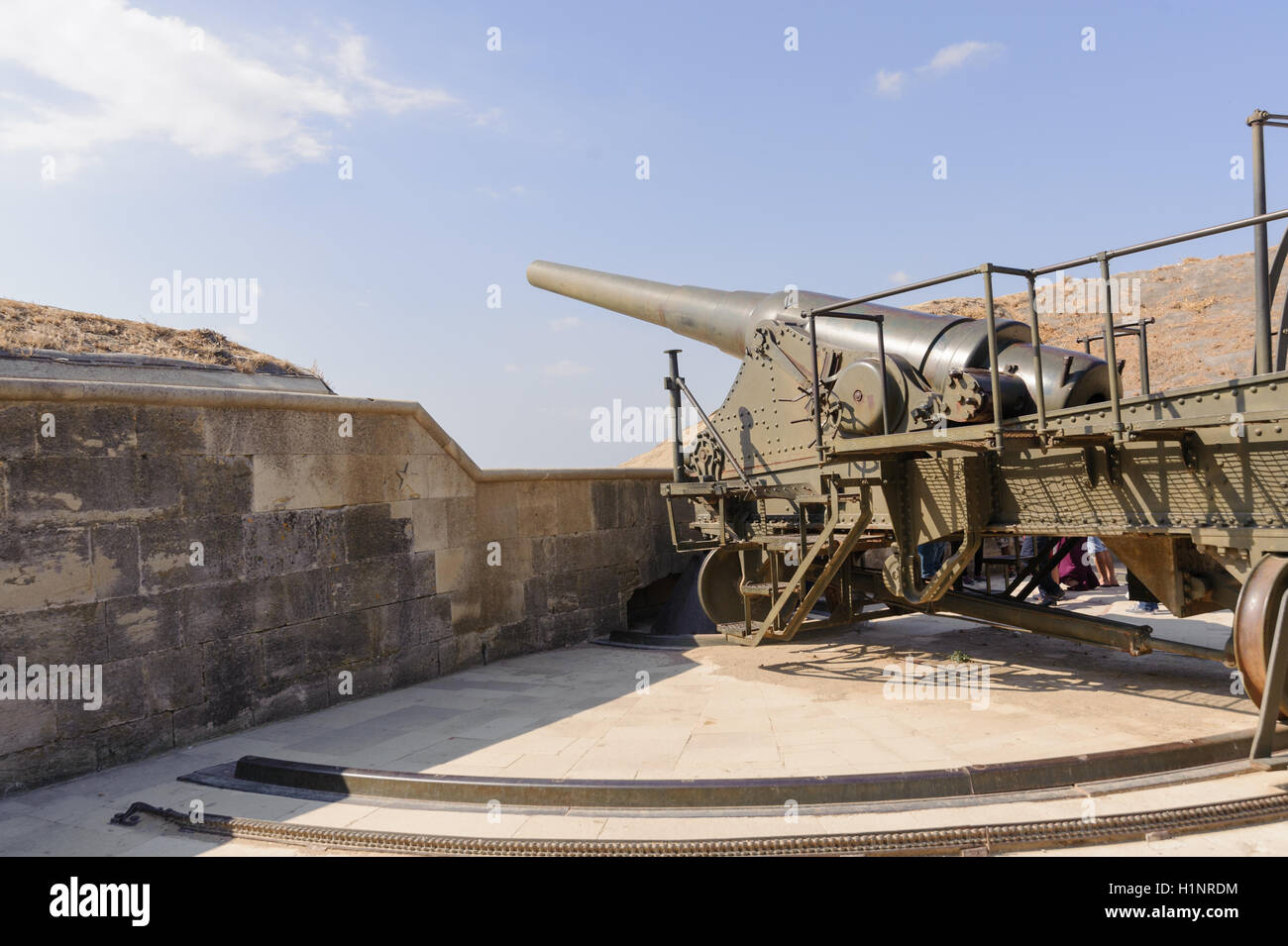 La mise en place fort Rumeli Mecidiye (turc) Tabya canon canon Krupp et dardanel perspective sur la mer. Ce coup de canon Ocea HMS Banque D'Images