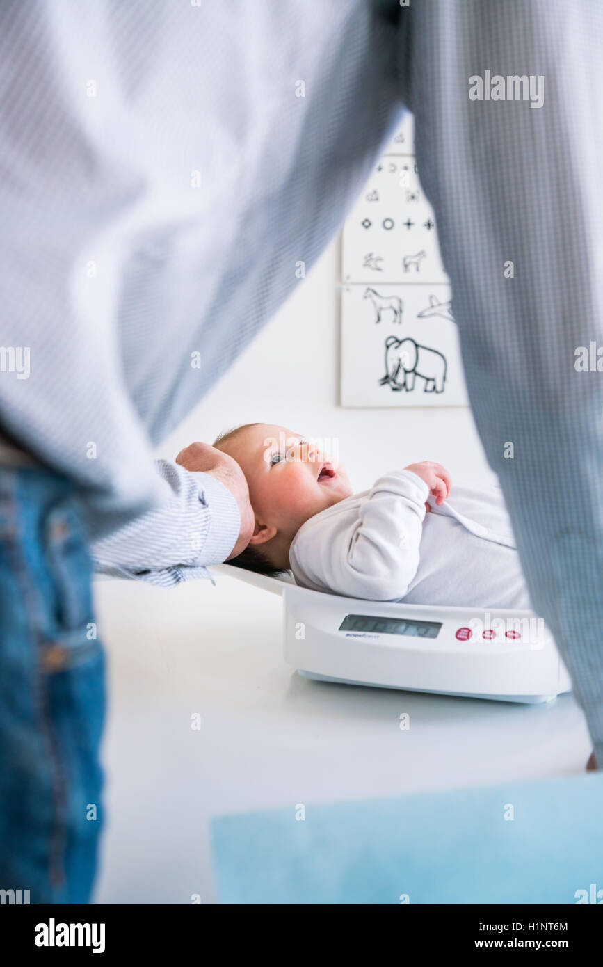 Peser Le Bebe Banque De Photographies Et D Images A Haute Resolution Alamy