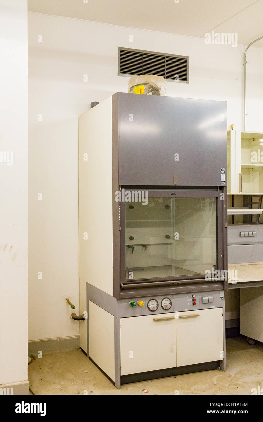 Egypte, Le Caire, le Musée National de la civilisation égyptienne (NMEC), pas encore inauguré en décembre 2015, Fustat place : Les laboratoires sont prêts. Banque D'Images