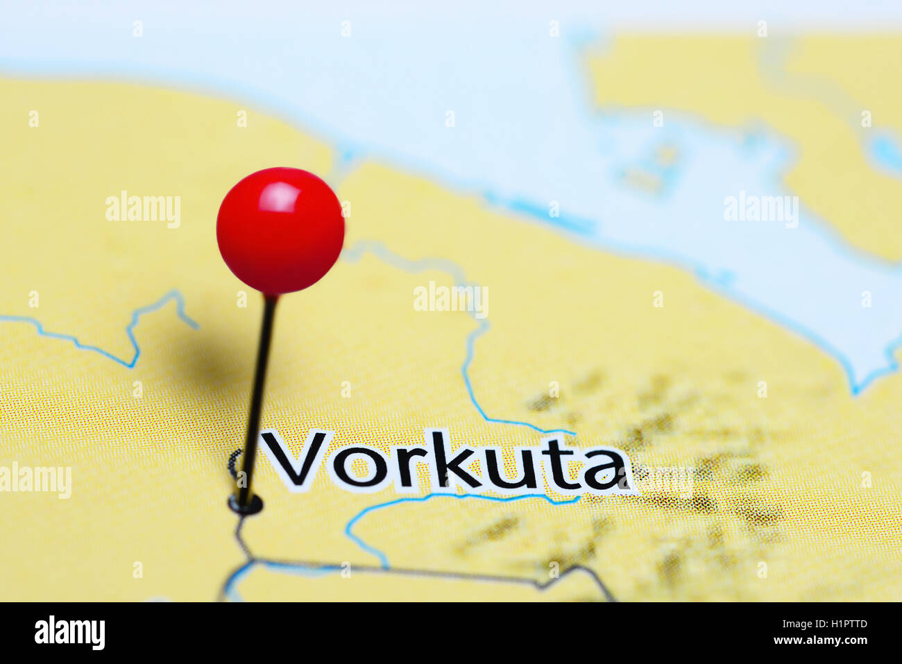 Vorkuta épinglée sur une carte de la Russie Banque D'Images