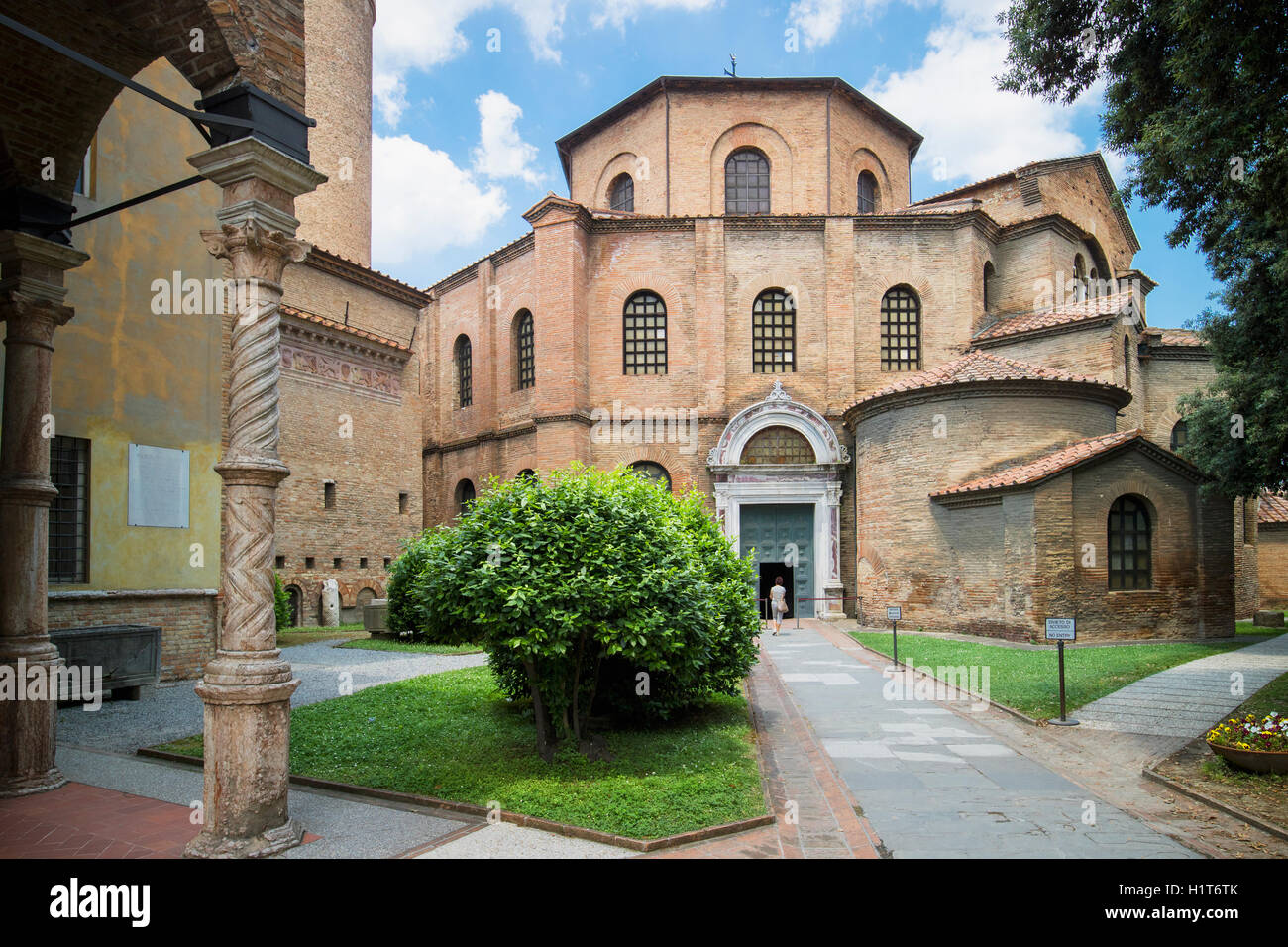 Ravenna, Ravenne, Italie Province. L'extérieur de la basilique San Vitale. Banque D'Images