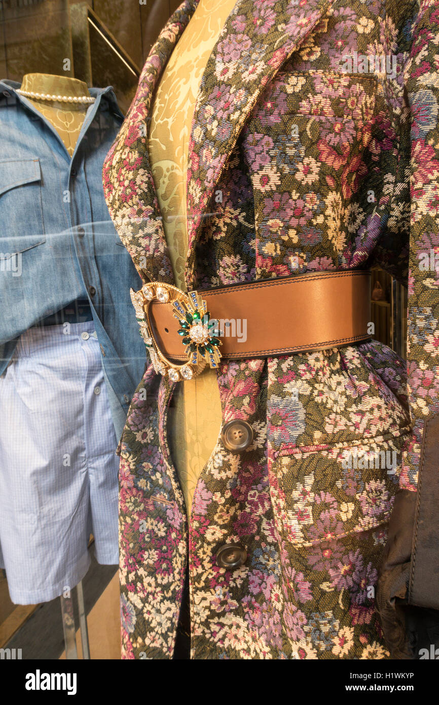 Fenêtre Store Miu Miu, East 57th Street, NYC Banque D'Images Fenêtre Store Miu Miu, East 57th Street, NYC Banque D'Images