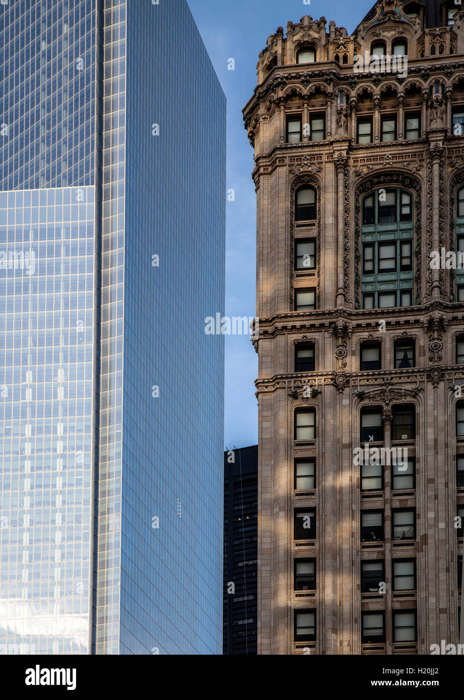 Traditionnel et moderne : contraste architectural à NEW YORK, USA Banque D'Images