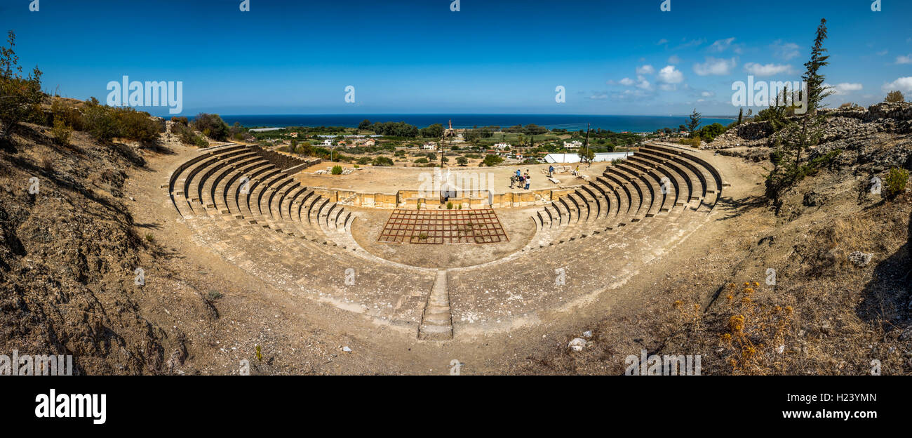 L'amphithéâtre creusé au sol dans le nord de Chypre NB C'EST UN PLUSIEURS CADRES DE PHOTOMERGE Banque D'Images