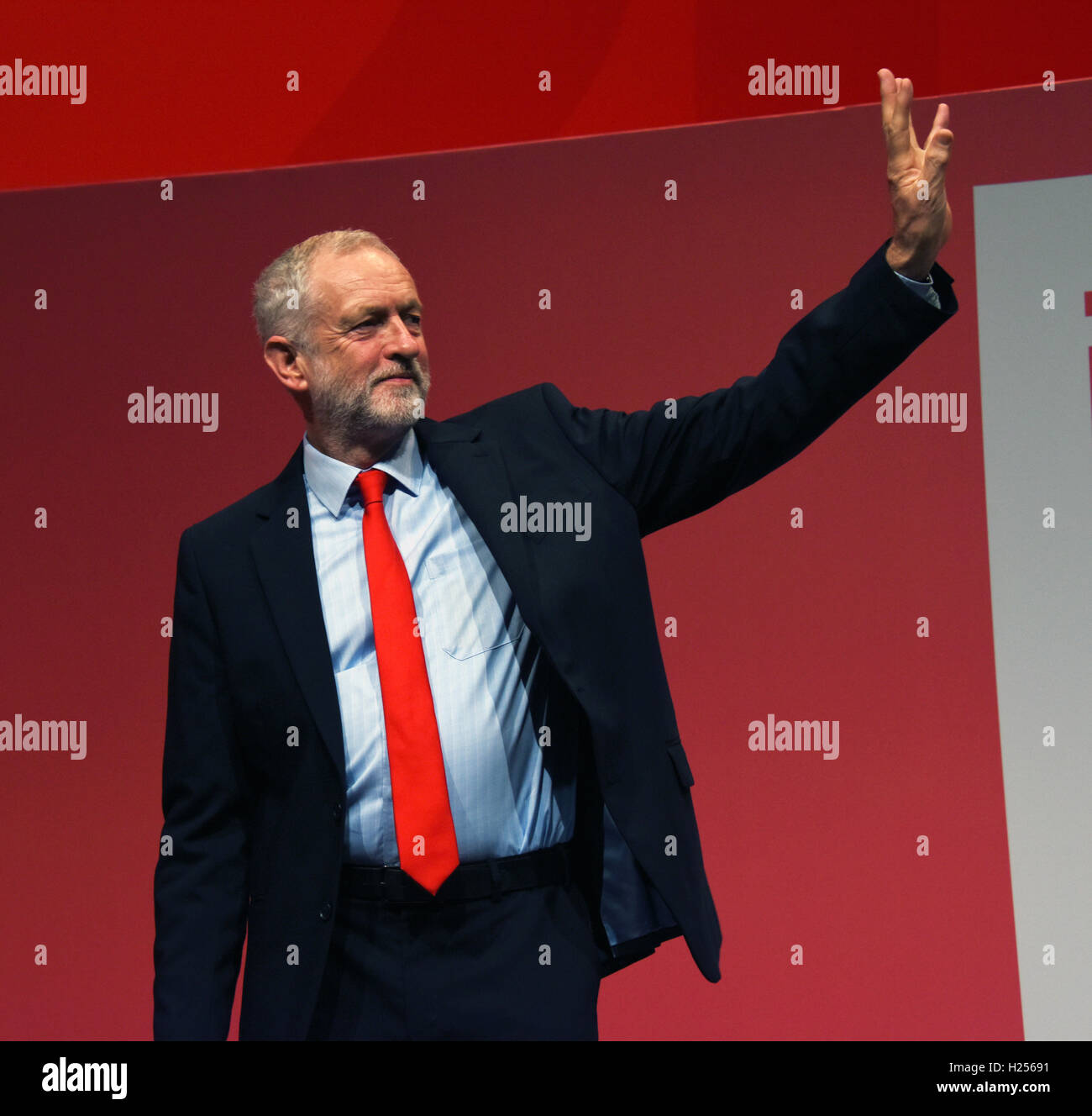 Liverpool, Royaume-Uni. Sep 24, 2016. Win Jeremy Corbyn la bataille de leadership du travail au début de la conférence du travail à Liverpool : Crédit Della Batchelor/Alamy Live News Banque D'Images