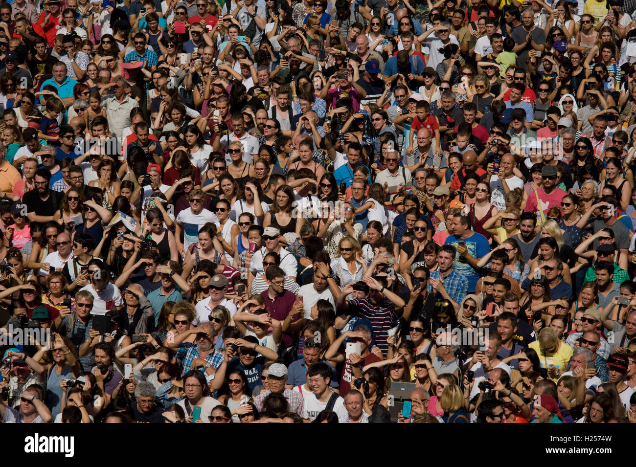 Barcelone, Catalogne, Espagne. Sep 24, 2016. La foule à tours humaines pendant la Jornada Castellera (tours humaines jour) tenue à Barcelone pour la Merce Crédit : Jordi Boixareu Festival/ZUMA/Alamy Fil Live News Banque D'Images