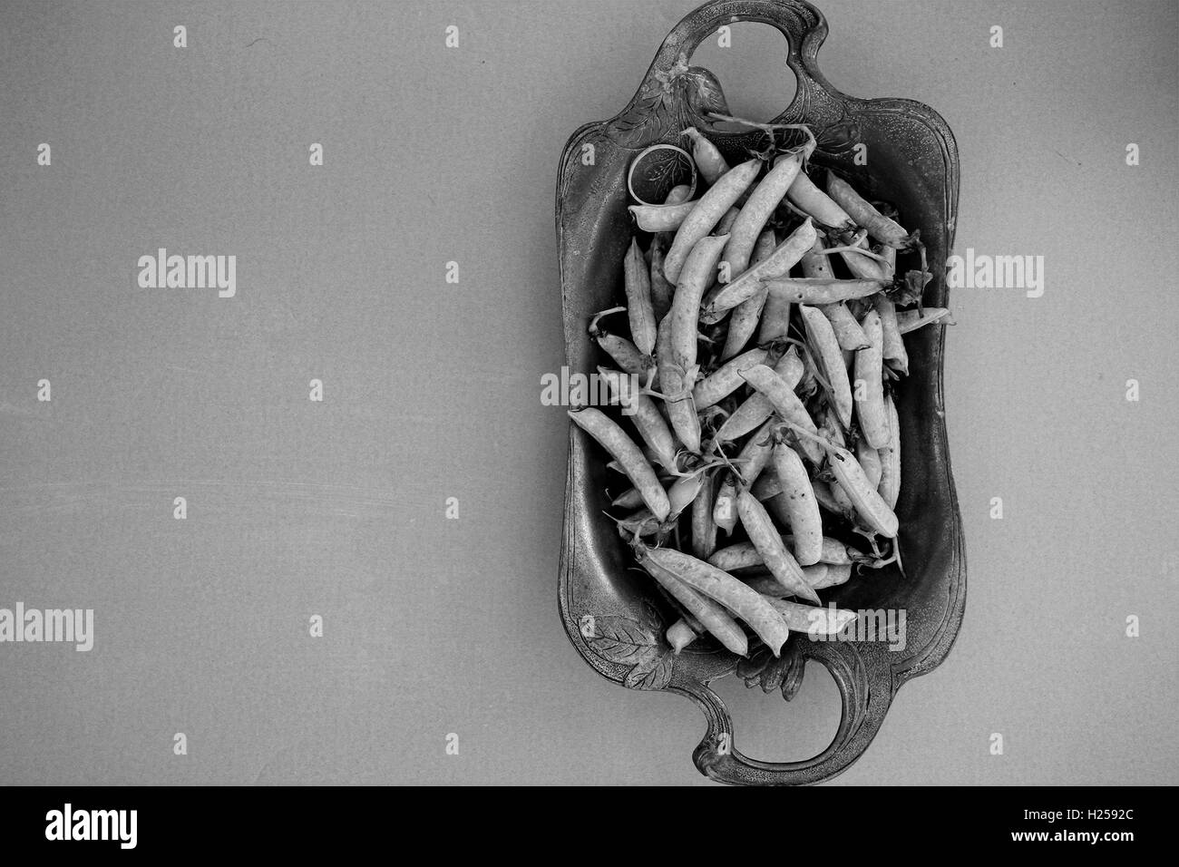 Sanlucar De Barrameda, Cadiz, Espagne. Jan 9, 2016. Dans la casserole de pois sur fond gris © Elisaveth Buzon Alvarez/ZUMA/Alamy Fil Live News Banque D'Images