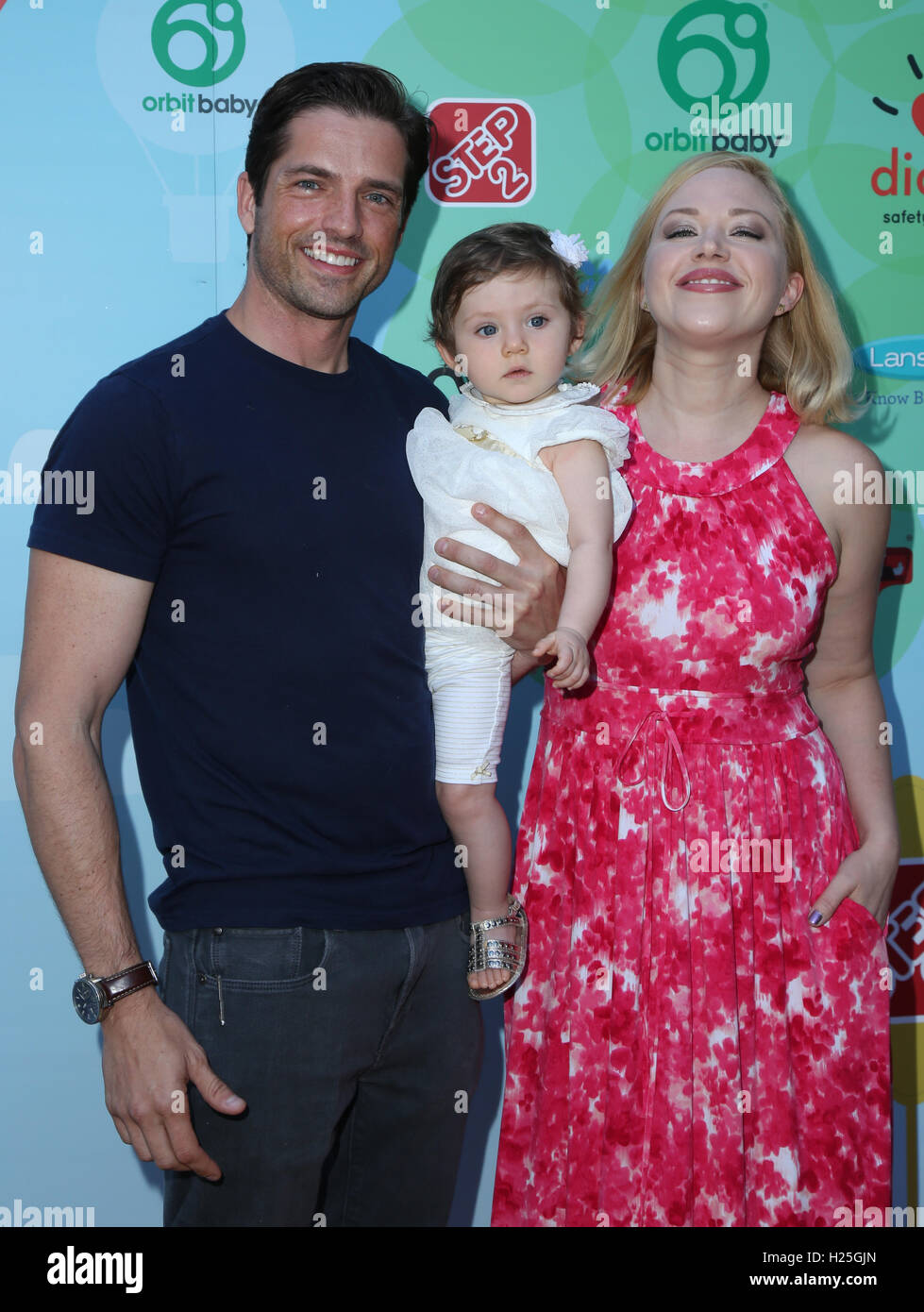 CULVER CITY, CA - 24 SEPTEMBRE : Kaitlin Riley, Jordi Vilasuso, Riley Grace Vilasuso assiste à l'étape2 & favorisés.par présenter la 5e édition de la manifestation de sensibilisation à la sécurité chez Sony Pictures Studios le 24 septembre 2016 à Culver City, Californie. (Crédit : Parisa Afsahi/MediaPunch). Banque D'Images