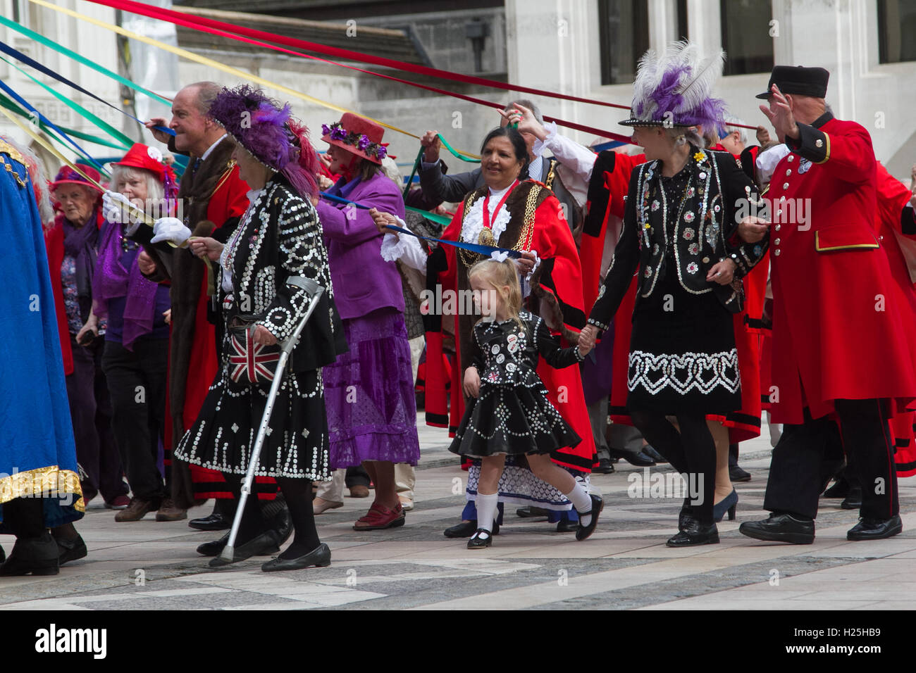 Londres, Royaume-Uni. 25 Septembre, 2016. Pearly Kings and Queens célèbrent la moisson d'automne festival à la Guildhall de Londres une tradition de culture de la classe ouvrière à Londres : Crédit amer ghazzal/Alamy Live News Banque D'Images