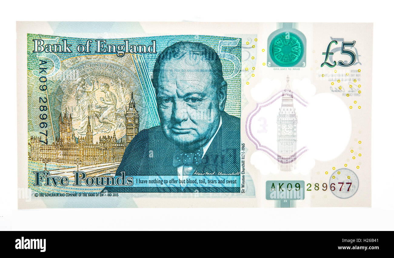 Le polymère nouveau UK 5 Pound note avec Winston Churchhill sur fond blanc Banque D'Images