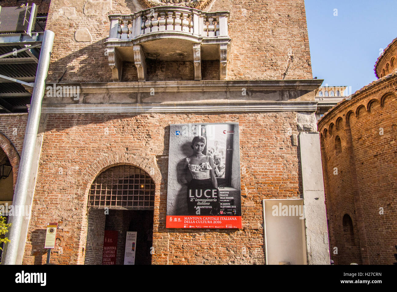 Sur l'affiche de la tour de l'horloge à la Piazza delle Erbe, Mantoue (Mantova), Lombardie, Italie Banque D'Images