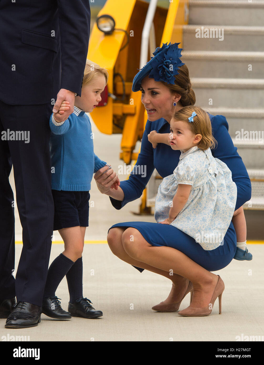 Le duc et la duchesse de Cambridge avec leurs enfants Prince George et la Princesse Charlotte arrivent à l'Aéroport International de Victoria, à Victoria, au Canada, le premier jour de leur tournée officielle du Canada. Banque D'Images