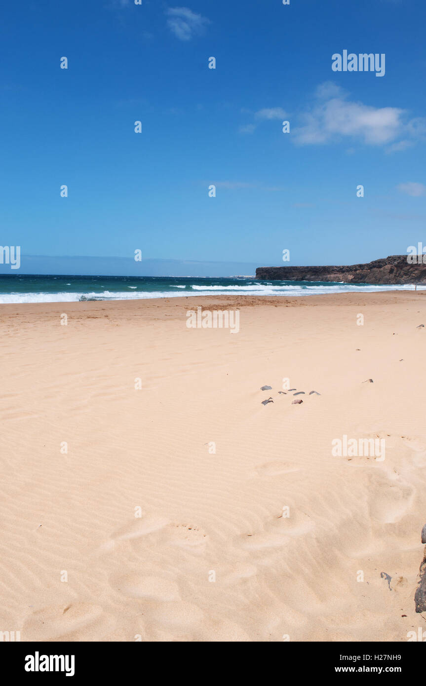 Fuerteventura, Îles Canaries, Afrique du Nord, Espagne : vue de la plage de Playa de la Escalera, l'un des plus célèbres de la côte nord-ouest Banque D'Images