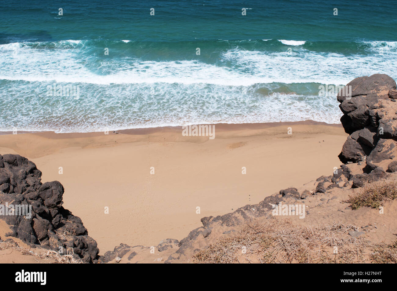 Fuerteventura, Îles Canaries, Afrique du Nord, Espagne : vue de la plage de Playa de la Escalera, l'un des plus célèbres de la côte nord-ouest Banque D'Images