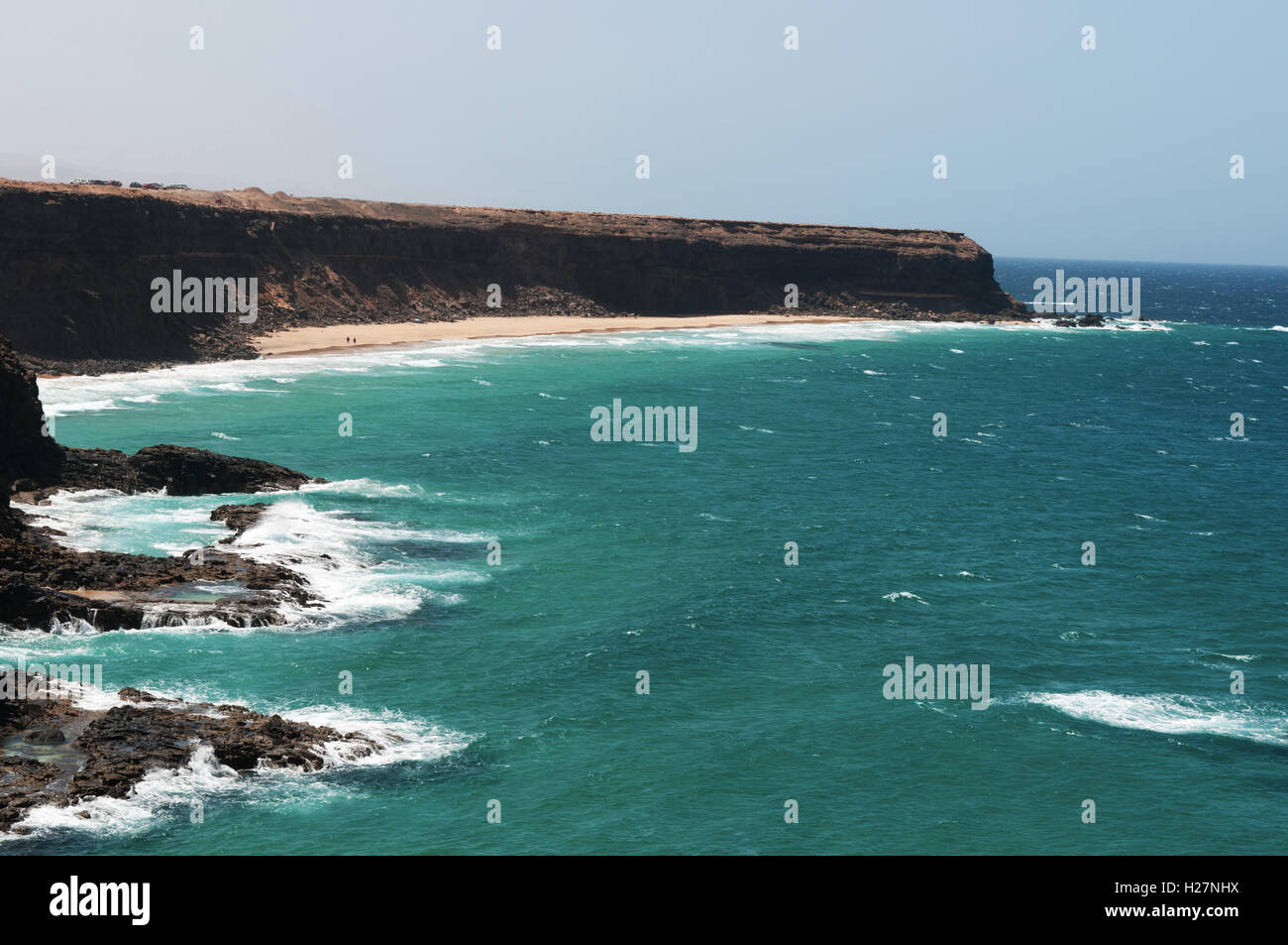 Fuerteventura, Îles Canaries, Afrique du Nord, Espagne : vue de la plage de Playa de la Escalera, l'un des plus célèbres de la côte nord-ouest Banque D'Images