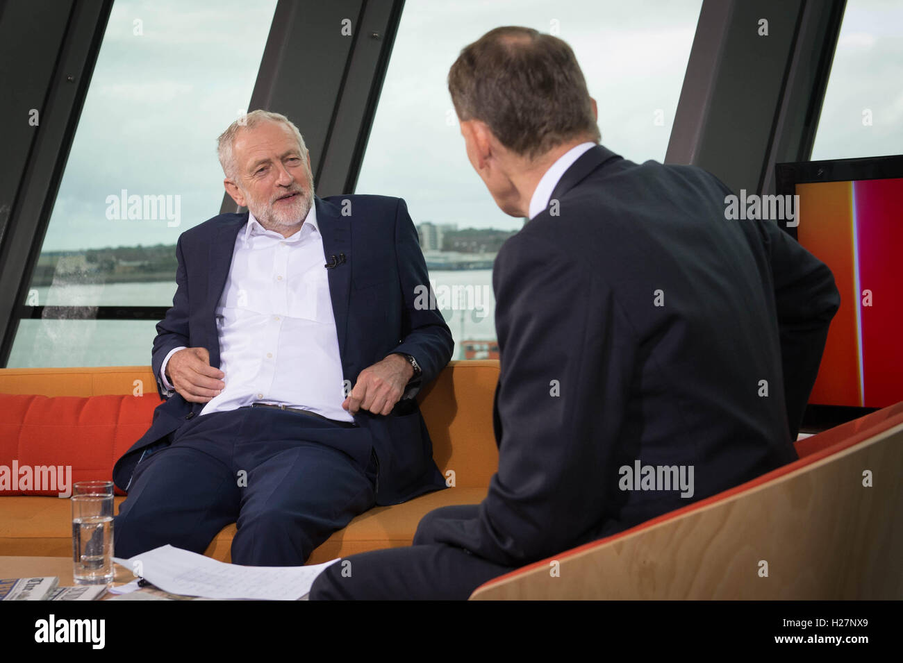 Leader du travail Jeremy Corbyn est interviewé par Andrew Marr pour la BBC1 à l'actualité, l'Andrew Marr Show, au Musée de Liverpool avant le début de la conférence annuelle du Parti travailliste. Banque D'Images