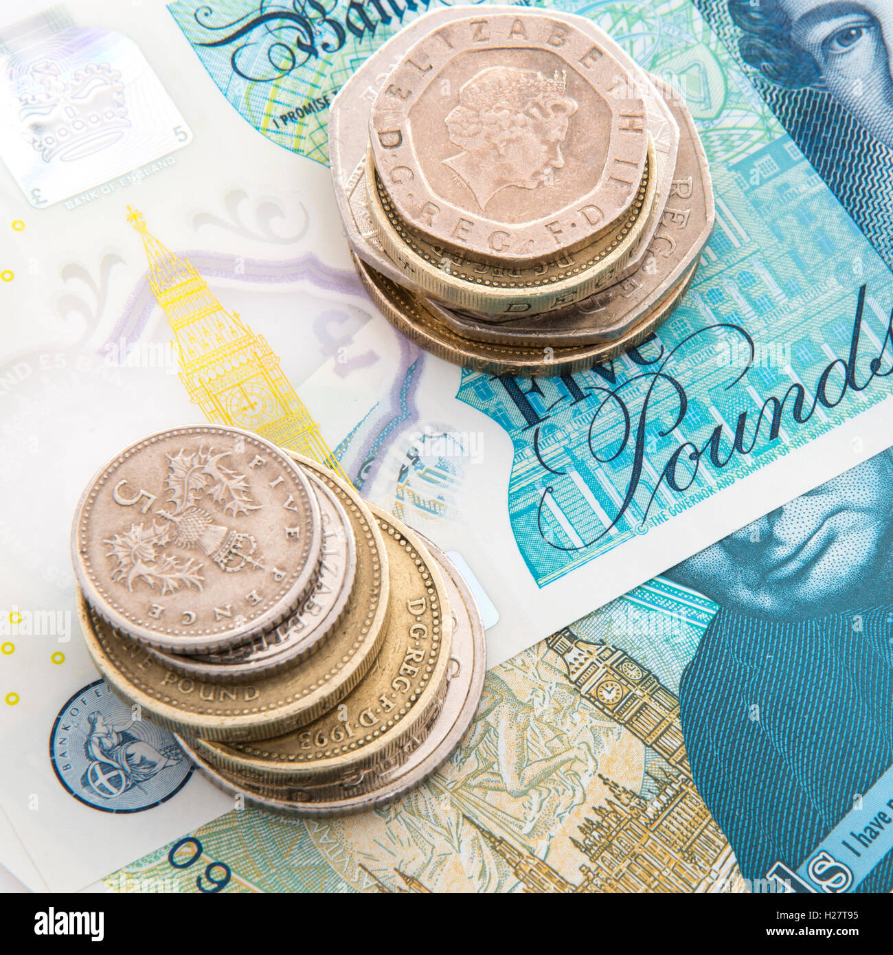 Le polymère nouveau cinq livres (5 € ) note avec une meilleure protection de la contrefaçon avec Sir Winston Churchill Banque D'Images