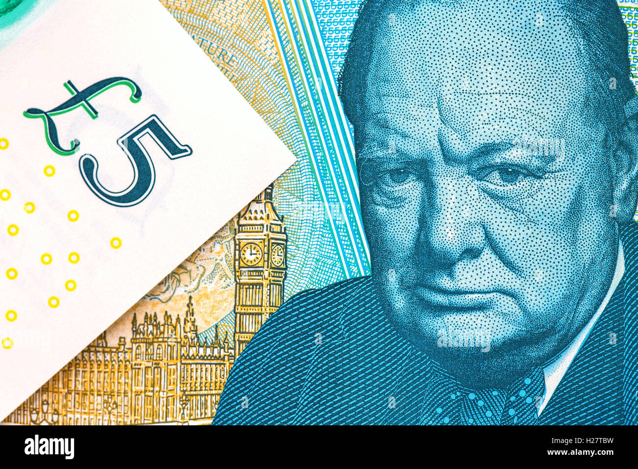 Le polymère nouveau cinq livres (5 € ) note avec une meilleure protection de la contrefaçon avec Sir Winston Churchill Banque D'Images