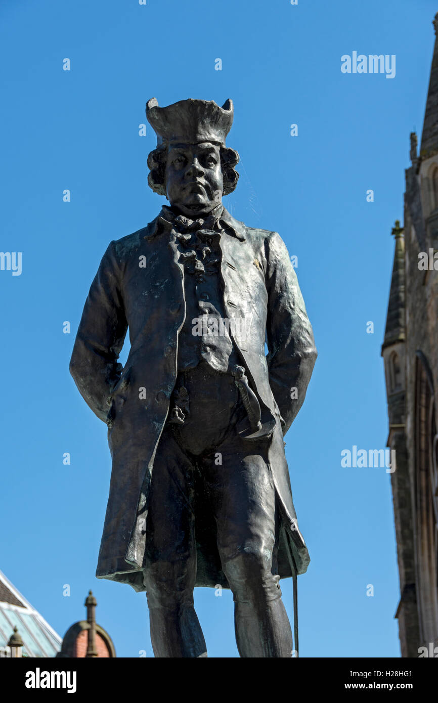Statue de James Boswell par Percy Hetherington Fitzgerald, au Market Square, Lichfield, Staffordshire, England, UK Banque D'Images