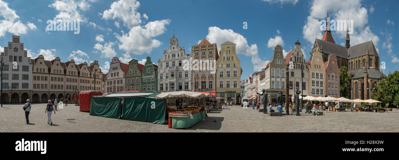 Bâtiments baroques autour de Neuer Markt, Rostock, Mecklenburg-Vorpommern, Allemagne Banque D'Images