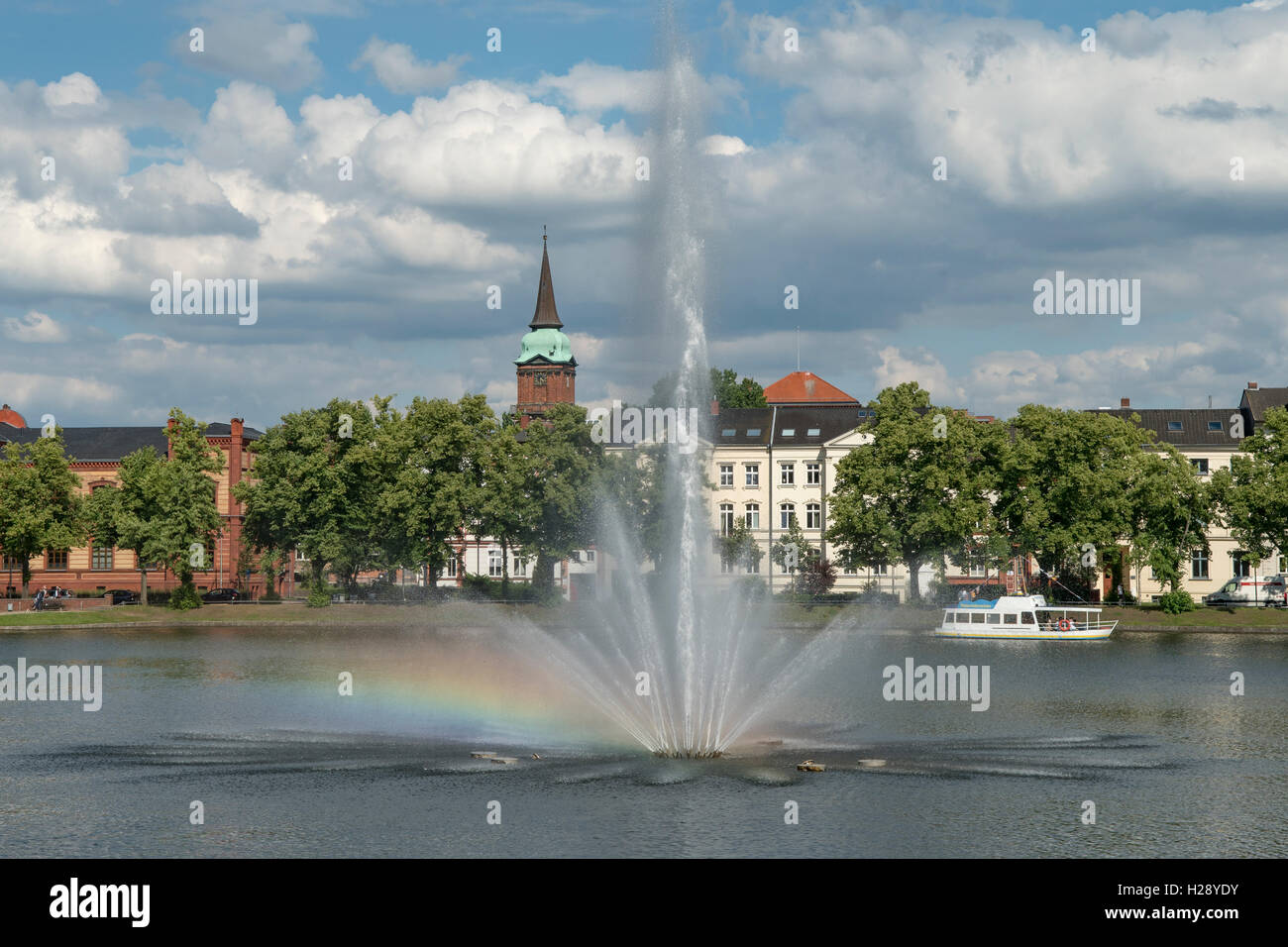 Fontaine en Pfaffenteich, Schwerin, Mecklenburg-Vorpommern, Allemagne Banque D'Images