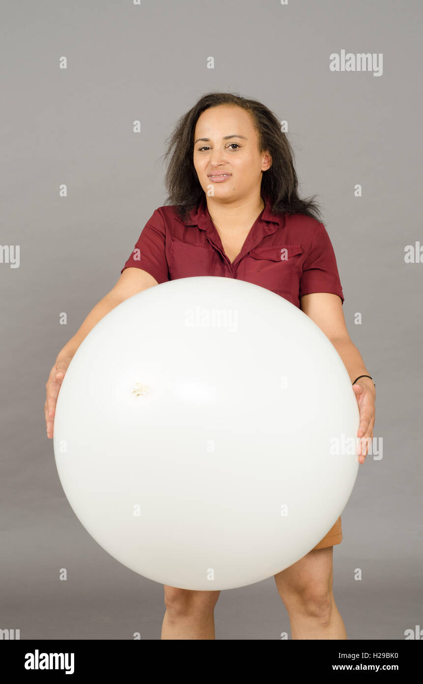 Ballon Long Coloré Isolé Sur Blanc Banque D'Images et Photos Libres De  Droits. Image 97946089