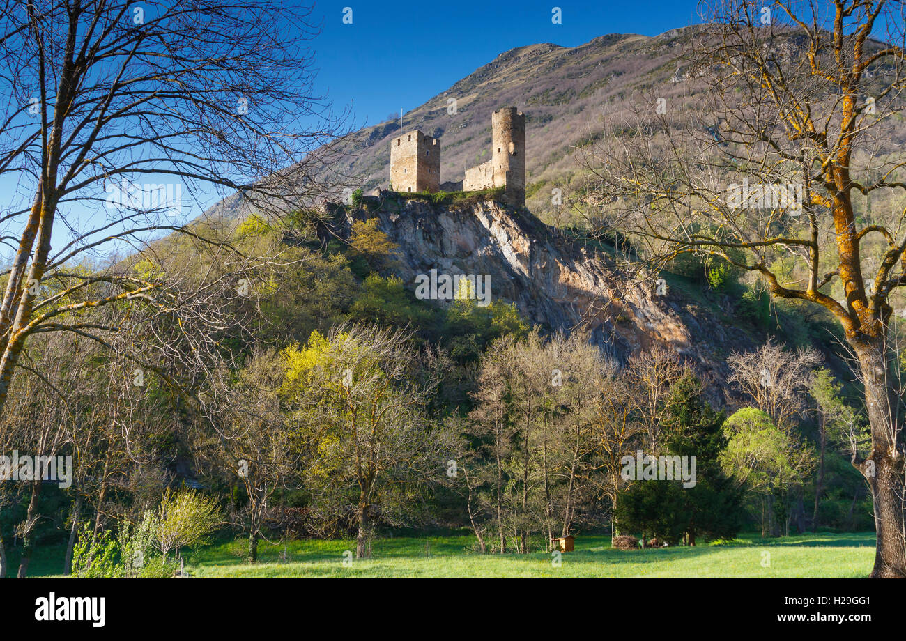 Chateau Sainte Marie Luz Saint Sauveur Departement Des Hautes Pyrenees Region Midi Pyrenees France Europe Photo Stock Alamy Chateau Sainte Marie Luz Saint Sauveur Departement Des Hautes Pyrenees Region Midi Pyrenees France Europe Photo Stock Alamy