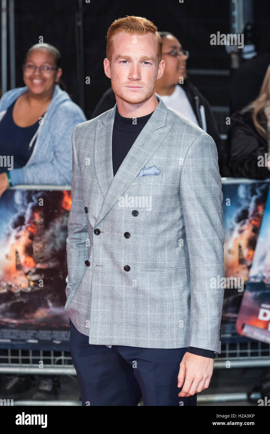 Londres, Royaume-Uni. 26 septembre 2016. L'olympienne Greg Rutherford. Arrivées tapis rouge pour la première européenne de la Hollywood Film Deepwater Horizon dans Leicester Square. Le film est basé sur l'explosion de Deepwater Horizon 2010 et du déversement de pétrole dans le golfe du Mexique. Credit : Bettina Strenske/Alamy Live News Banque D'Images