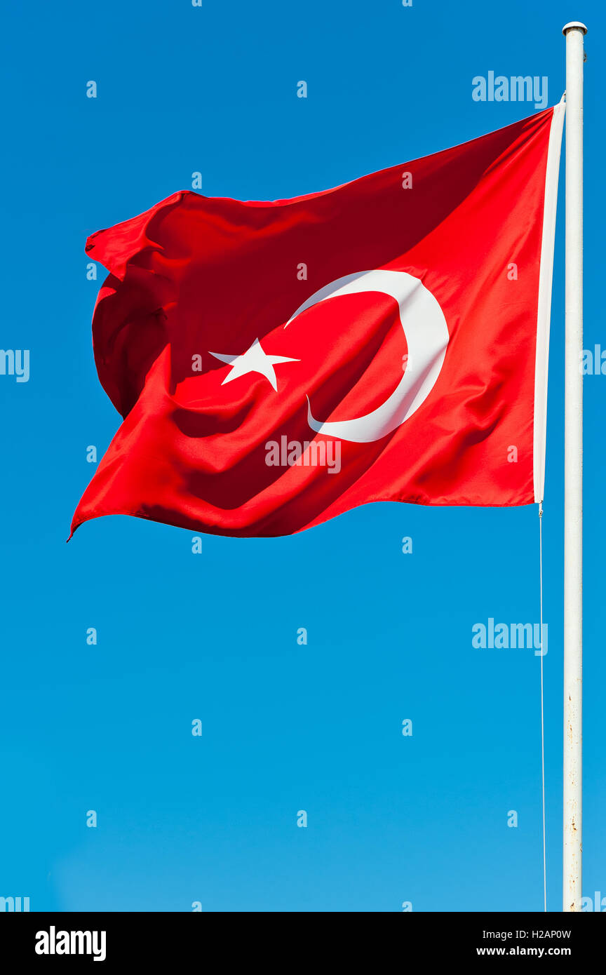Dans le vent en drapeau de la Turquie Banque D'Images
