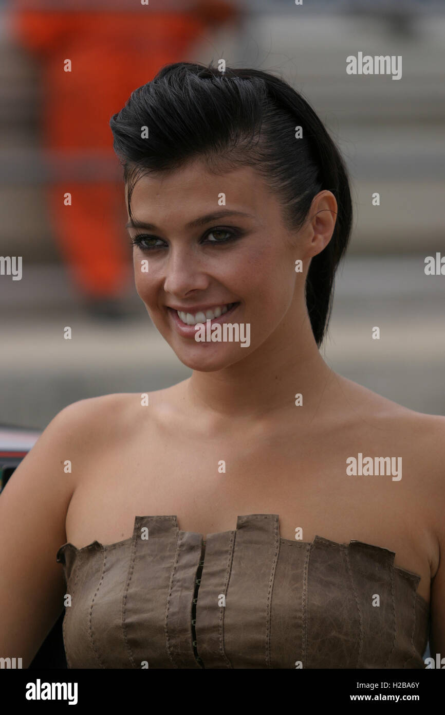 L'ancien chanteur de ouï-dire, et l'actrice kym marsh (Michelle connor Coronation Street) s'affiche en "jours de tonnerre" réunion de courses à Magny-Cours en 2005. Banque D'Images