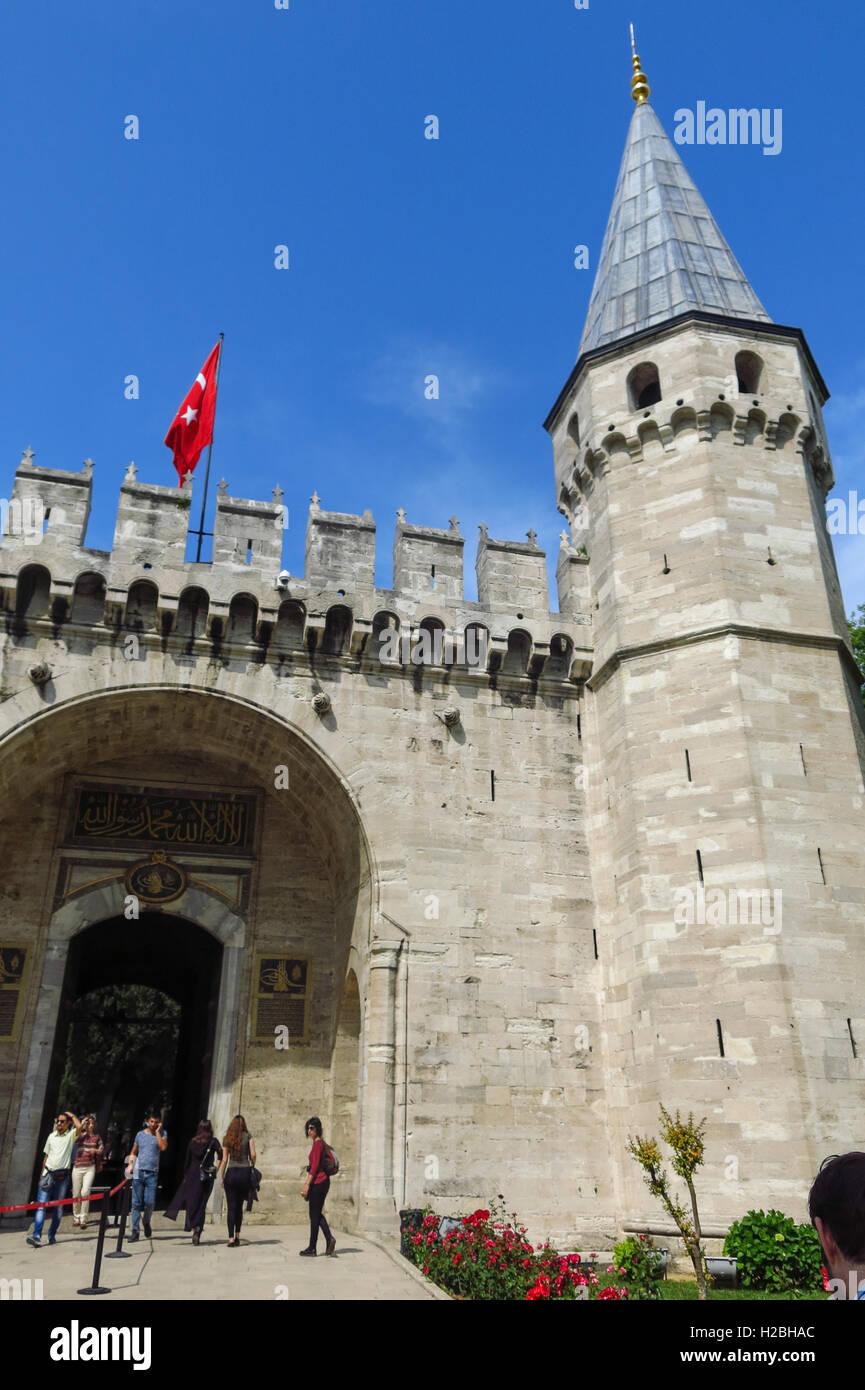 La porte de salutation, entrée de la Deuxième cour du palais de Topkapi, Istanbul, Turquie. C'était la résidence du Sultan Banque D'Images