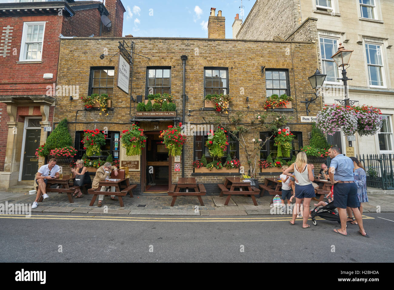 Deux Brasseries Pub. Windsor. Pub Anglais Banque D'Images