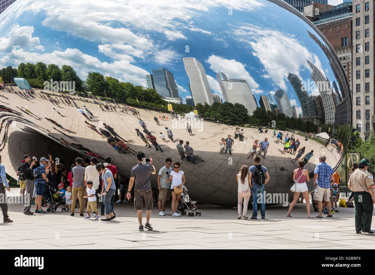 Cloud Gate AKA Le Bean, Millennium Park, Chicago, Illinois, United States Banque D'Images