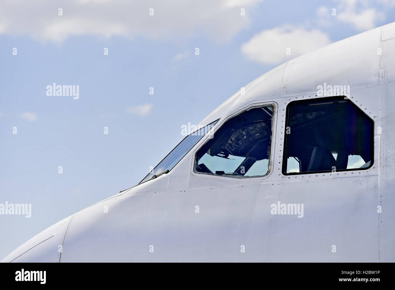 Détail tourné avec des vues de l'extérieur du poste de pilotage pilote avion Banque D'Images