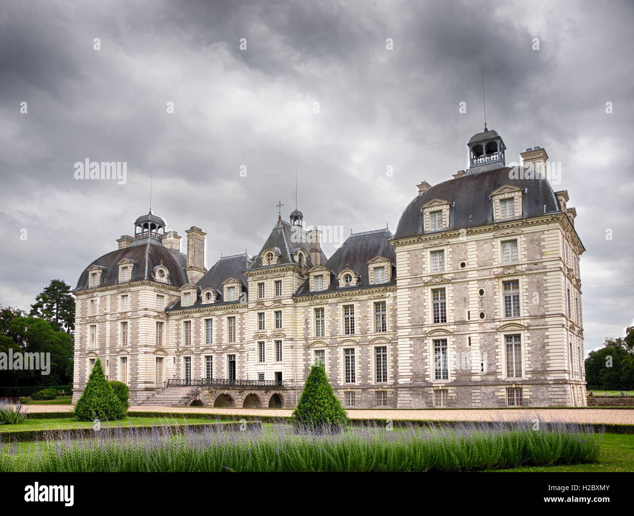 Château de Cheverny en Val de Loire, France - 10 juillet 2012 - cour arrière Banque D'Images