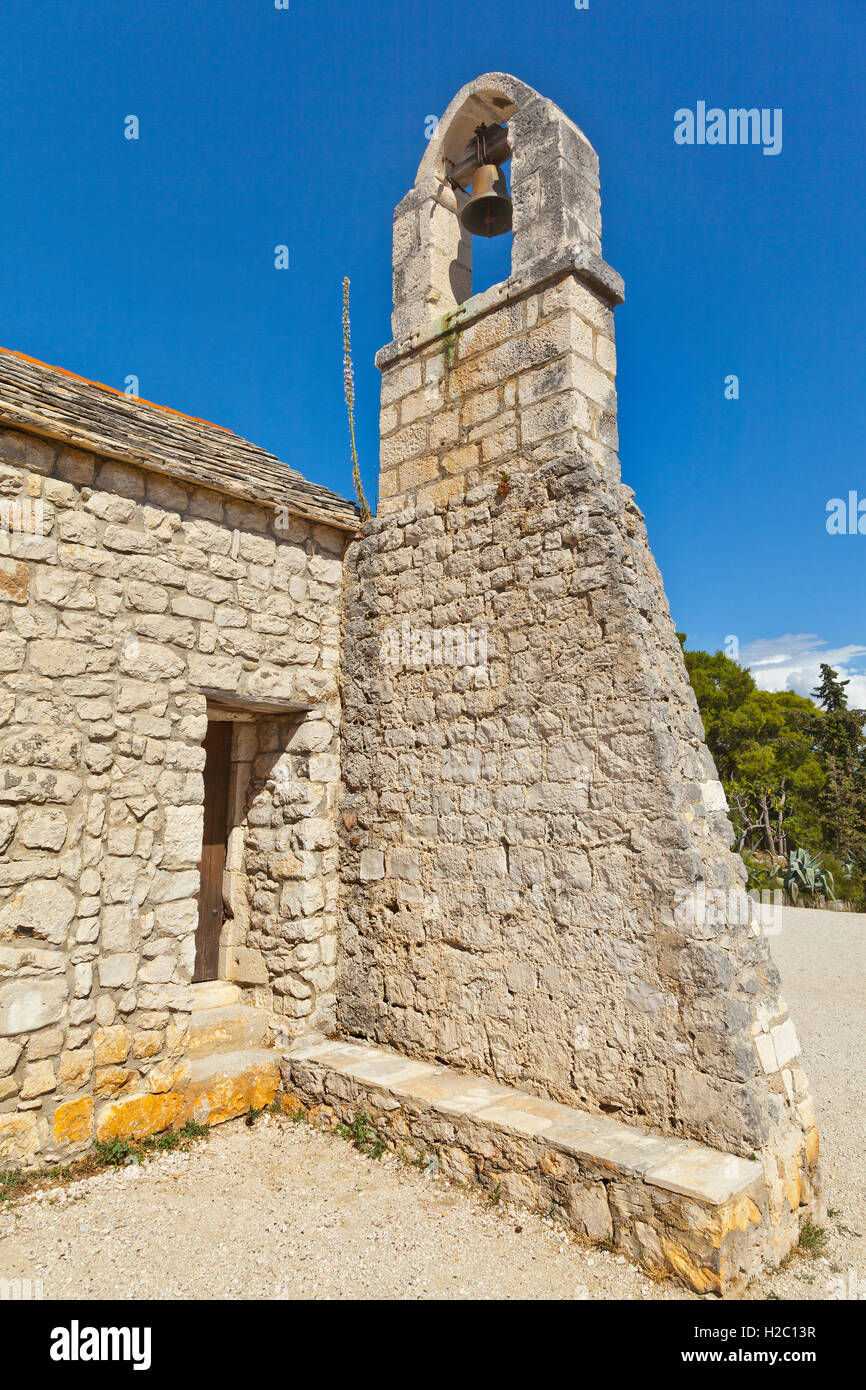 13e siècle église dédiée à Saint Nicolas, la colline de Marjan, donnant sur Split, Croatie Banque D'Images