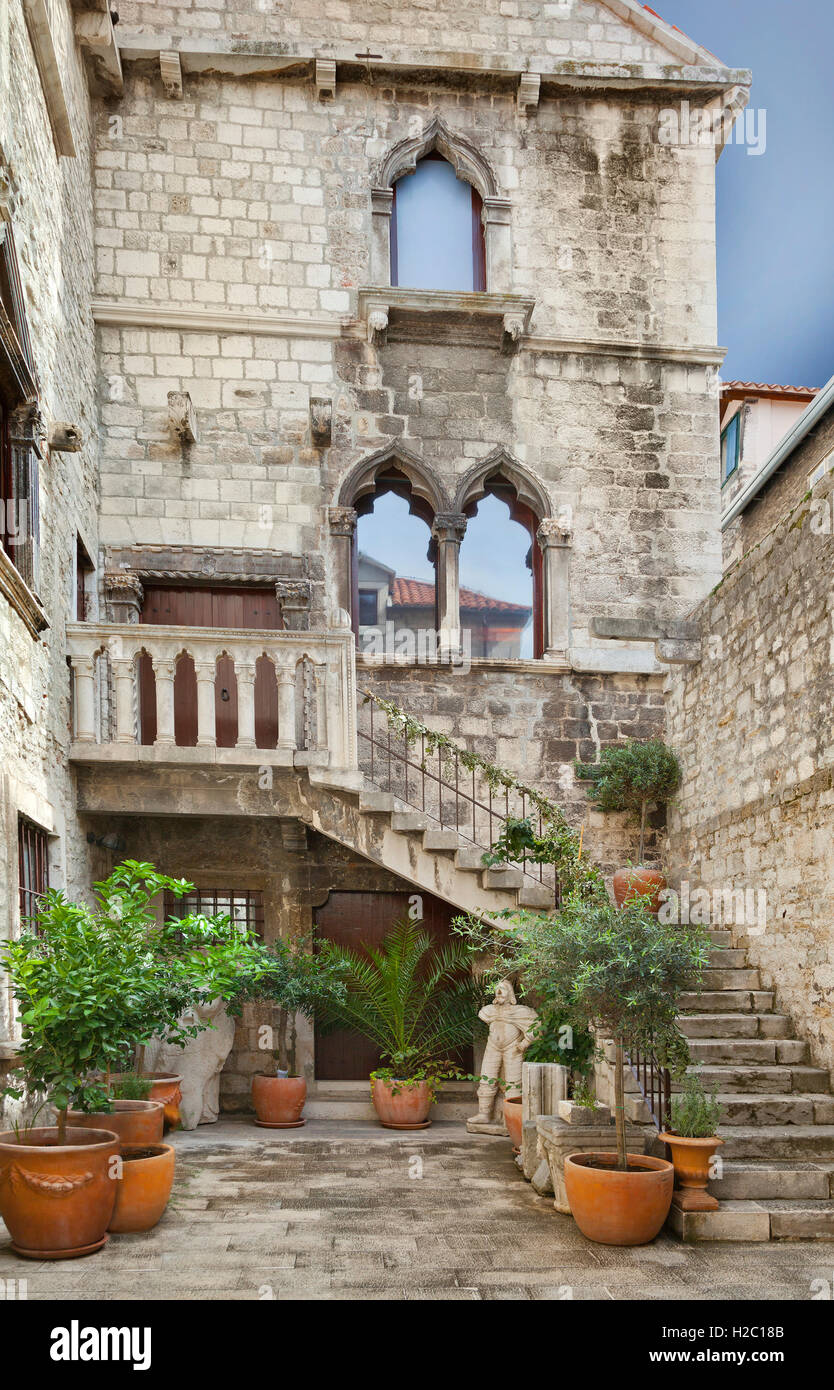 Musée de la ville de Split, Croatie. Vue à l'intérieur de l'avant-cour Banque D'Images