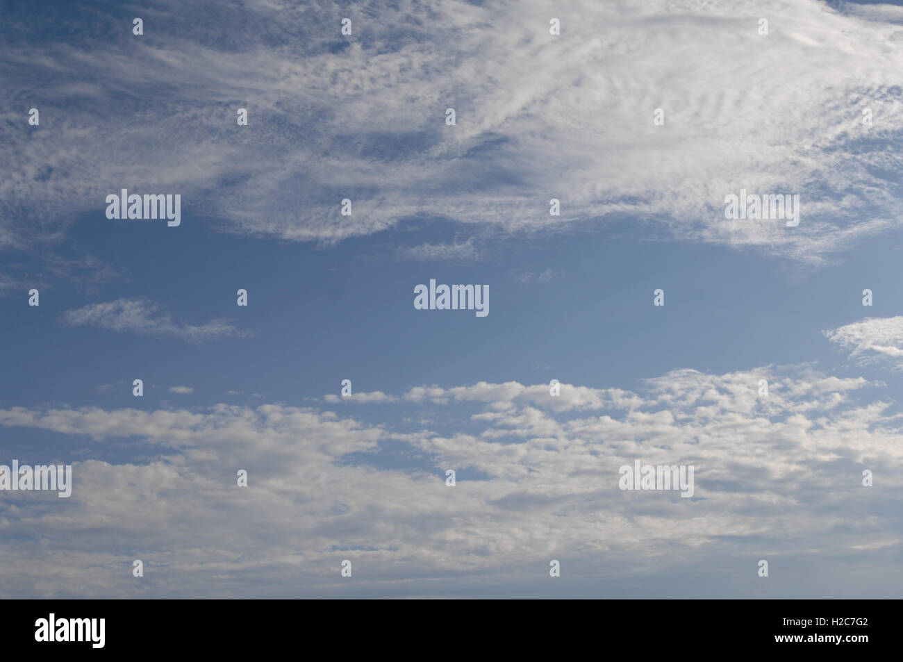 Motif nuage ciel bleu nuages de fond ciel d'été claire lumière céleste jour printemps sun photo météo météorologie blanc haute Banque D'Images