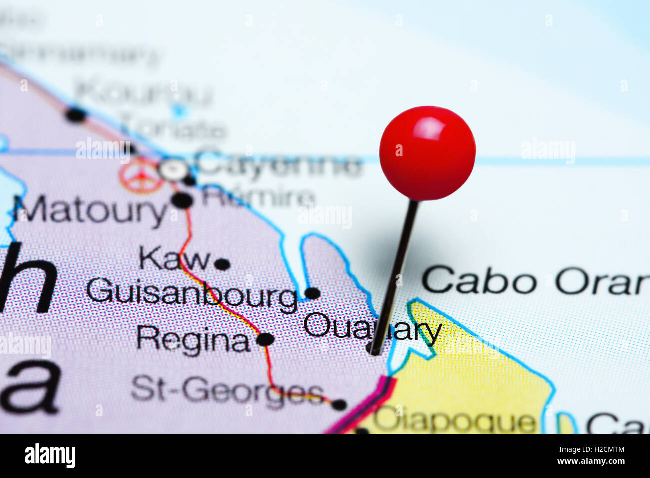 Ouanary épinglée sur une carte de la Guyane française Banque D'Images