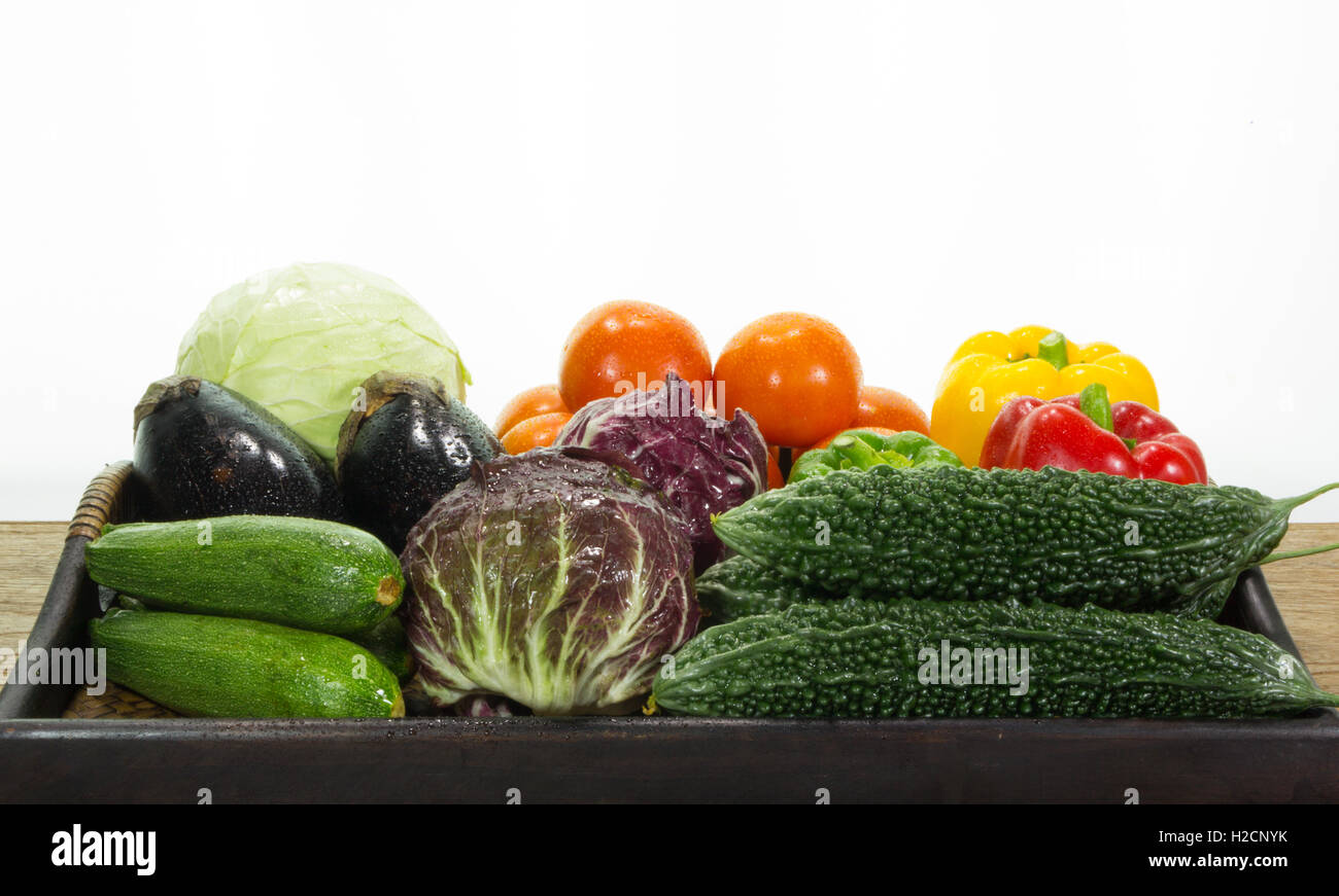Composition de légumes frais sur bois Banque D'Images