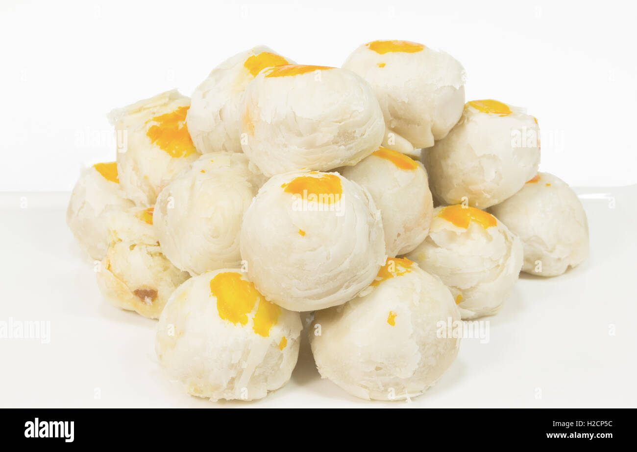 Pâtisserie chinoise on white plate Banque D'Images