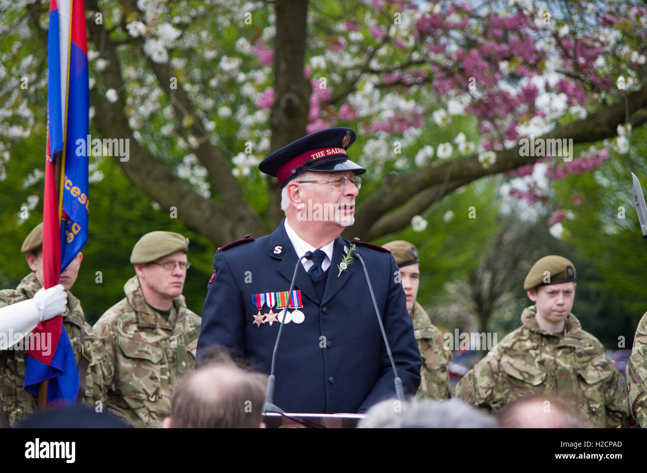 Une cérémonie spéciale tenue à Northampton pour marquer le centenaire de la journée de l'ANZAC à honorer les anciens combattants de l'Australie et la Nouvelle-Zélande. Banque D'Images