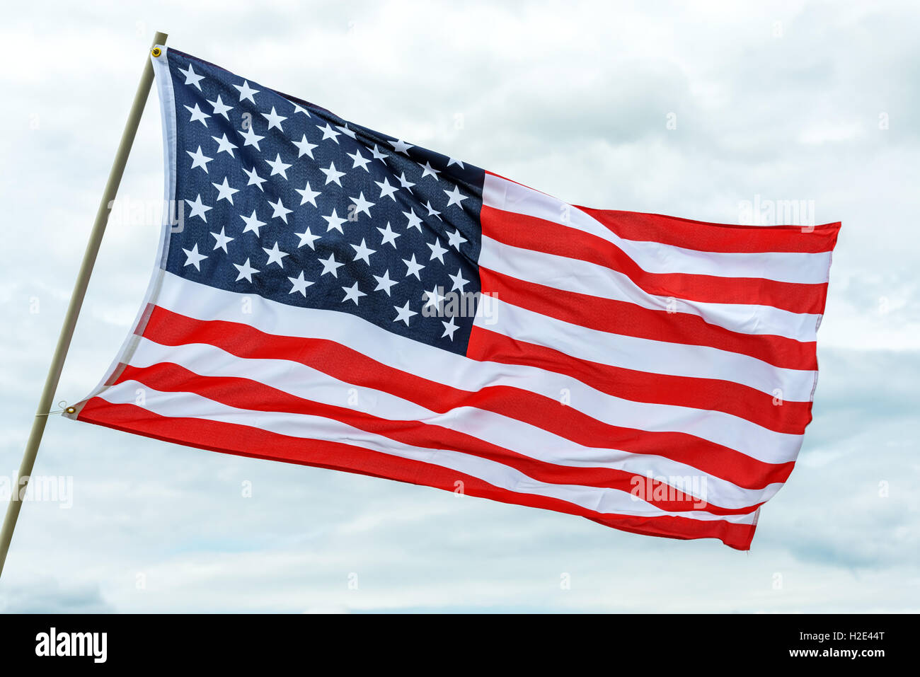 Drapeau américain sur fond de ciel Banque D'Images