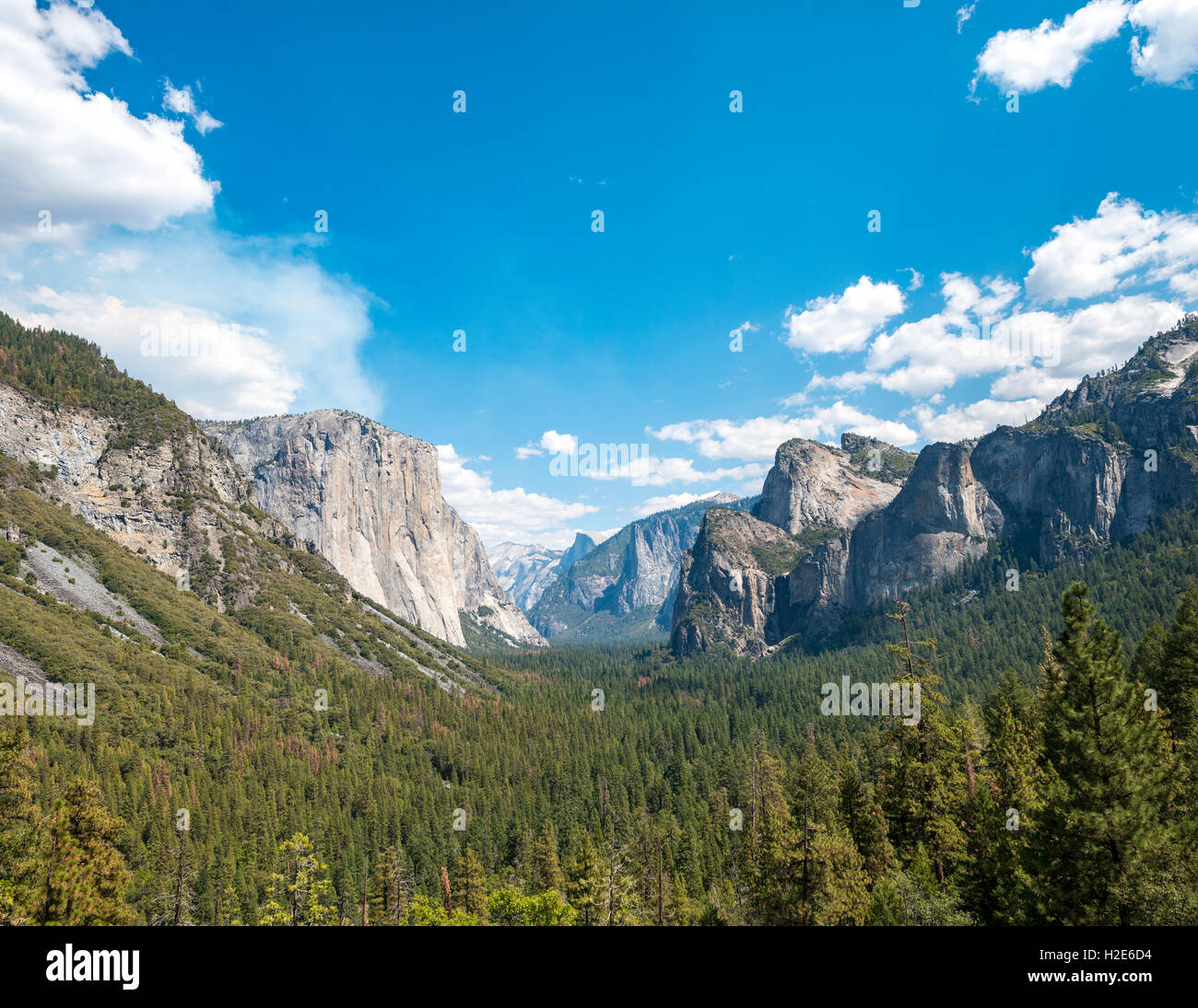 Vue de tunnel, vue de la vallée Yosemite, El Capitan, Yosemite National Park, California, USA Banque D'Images