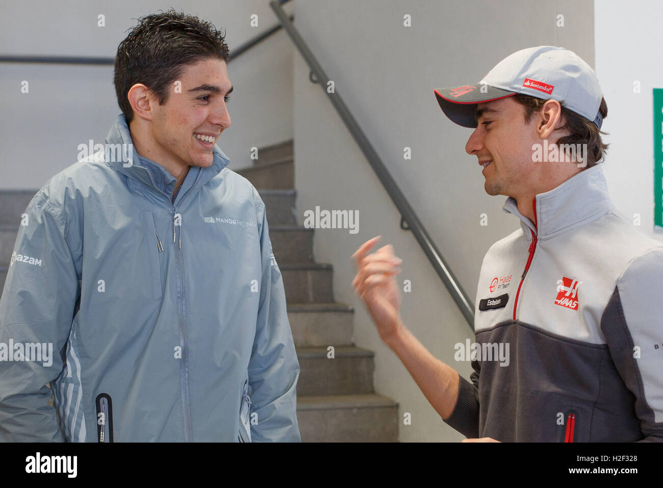 La ville de Mexico, Mexique. 28 Oct, 2016. Sport Automobile : Championnat du Monde de Formule 1 de la FIA 2016, Grand Prix du Mexique, Esteban Ocon# 21 Esteban Gutierrez (MEX, Haas F1 Team), Crédit : dpa/Alamy Live News Banque D'Images
