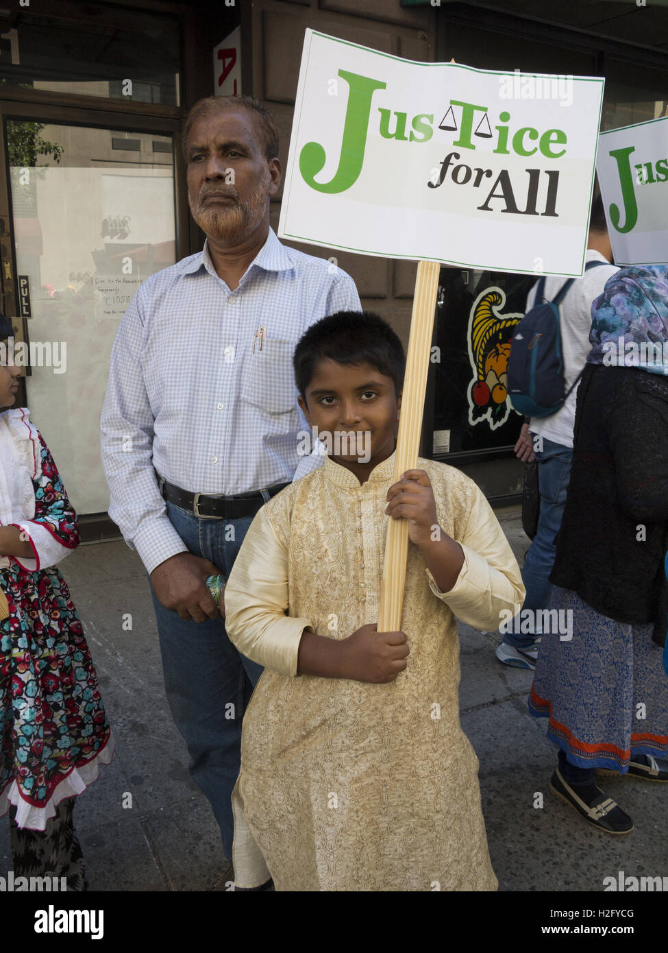 Les familles du Bangladesh à l'American Muslim Day Parade à New York, 2016. Banque D'Images