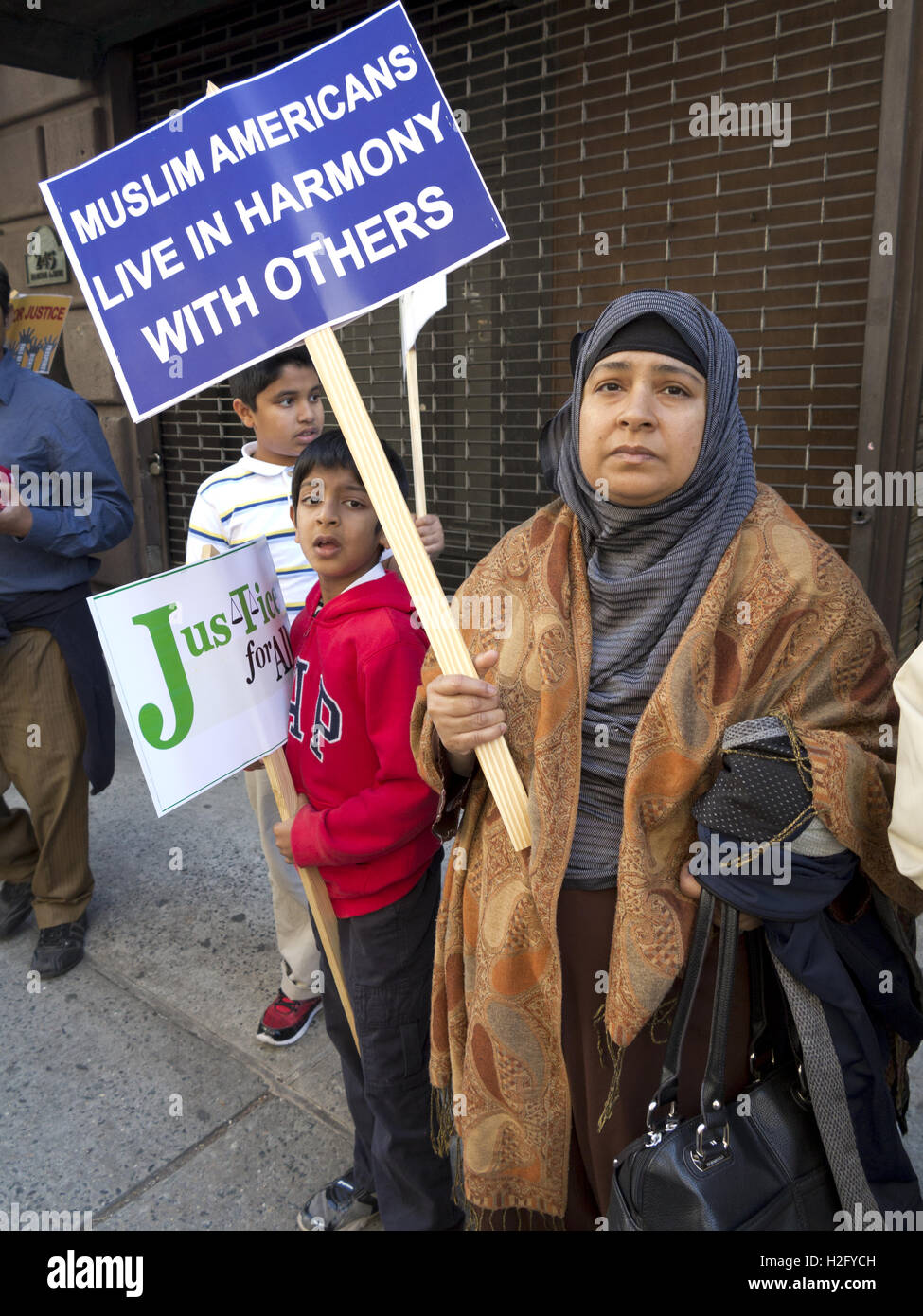 Les familles du Bangladesh à l'American Muslim Day Parade à New York, 2016. Banque D'Images