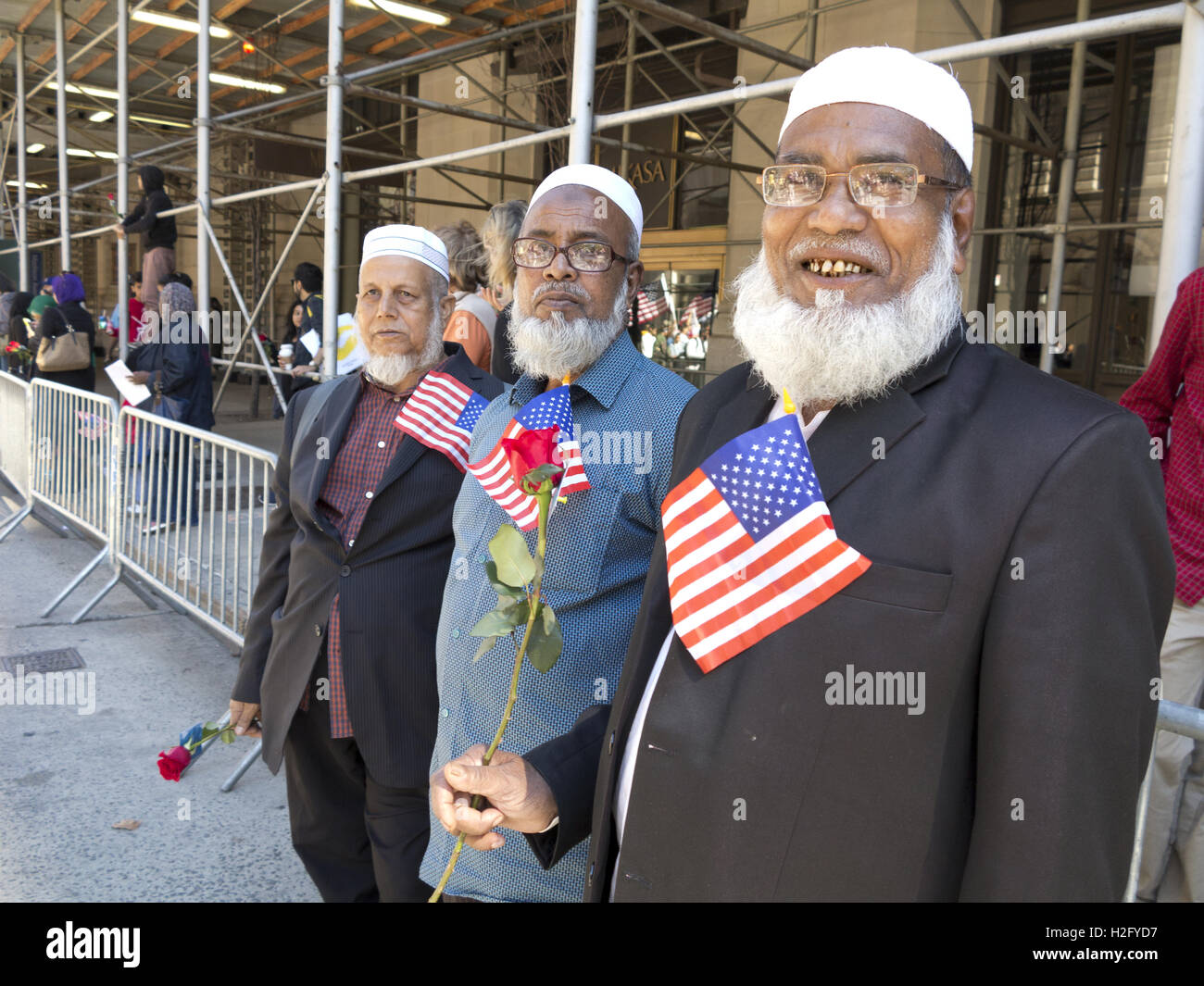 Les hommes du Bangladesh patriotique à l'American Muslim Day Parade à New York, 2016. Banque D'Images