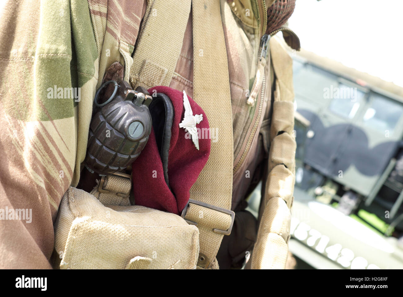 Le Régiment de parachutistes insigne beret et uniforme que utilisé dans World War 2 WW2 Banque D'Images