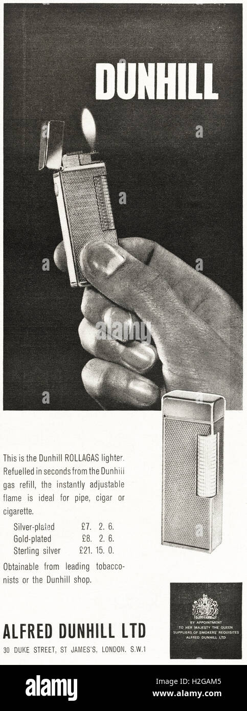Old vintage original 1960 magazine annonce datée du 1964. Dunhill Rollagas publicitaire allume-cigares par nomination royale Banque D'Images